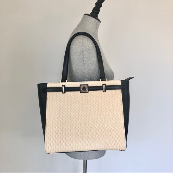📸Kate Spade Houston Street Tote📸 - Picture 2 of 8